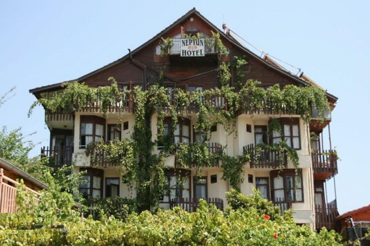 Neptun Hotel Side Exterior photo