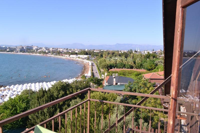 Neptun Hotel Side Exterior photo